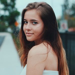 Meet your Posher, Emilie